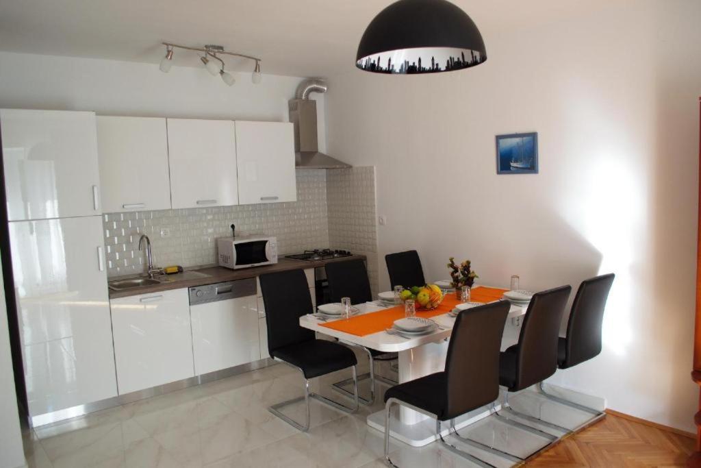 Ferienwohnung Yakov Free Public Parking And Balcony Zadar Exterior foto